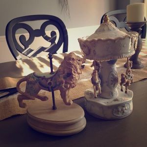 2 piece vintage musical figurines